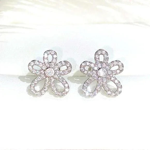 New 925 Silver Diamond Flower Studs - Picture 2 of 5